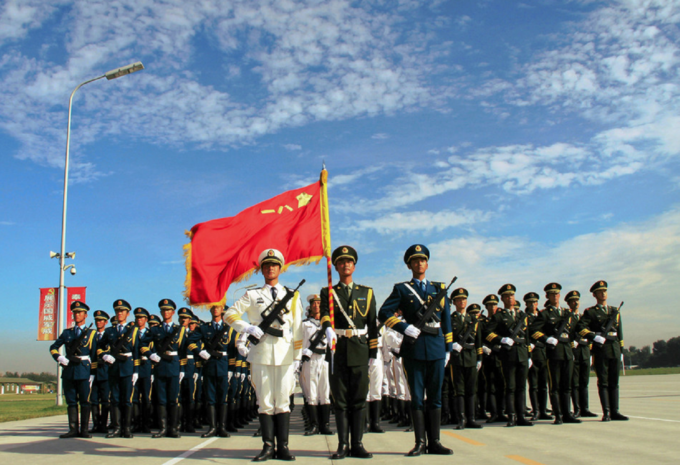 美媒谈对国家信任，为何中国能稳居第一，中：