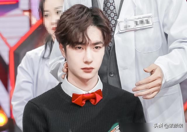 汪涵给王一博制造惊喜，不懂情调说台本没有，