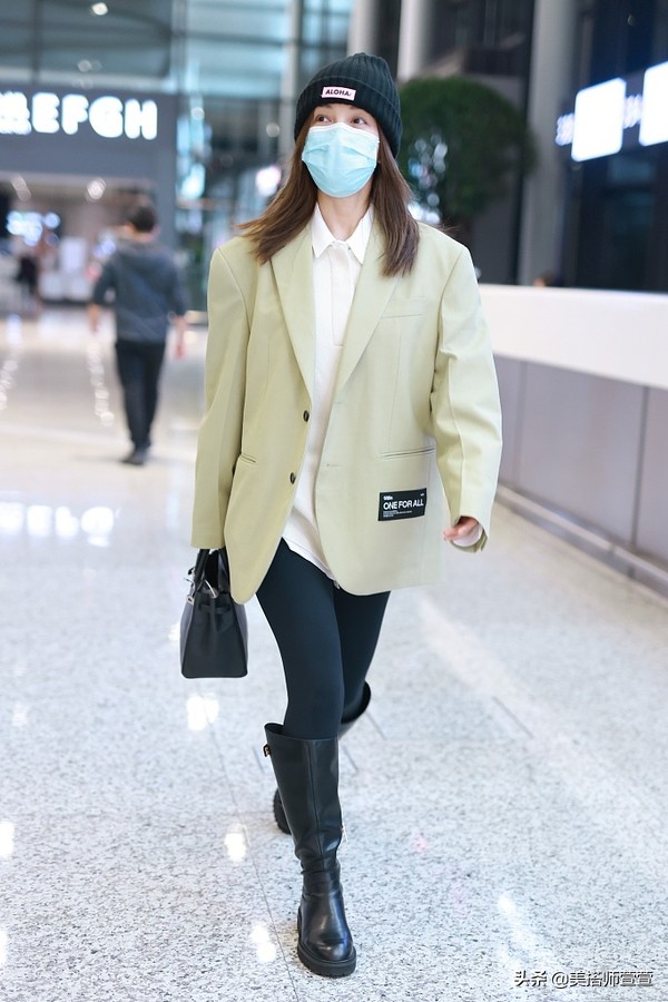 图文 吴昕私服翻车 绿色西装配打底裤高筒靴 162高穿出五五分身段 吴昕高筒鞋图片 Www Bagua5 Net