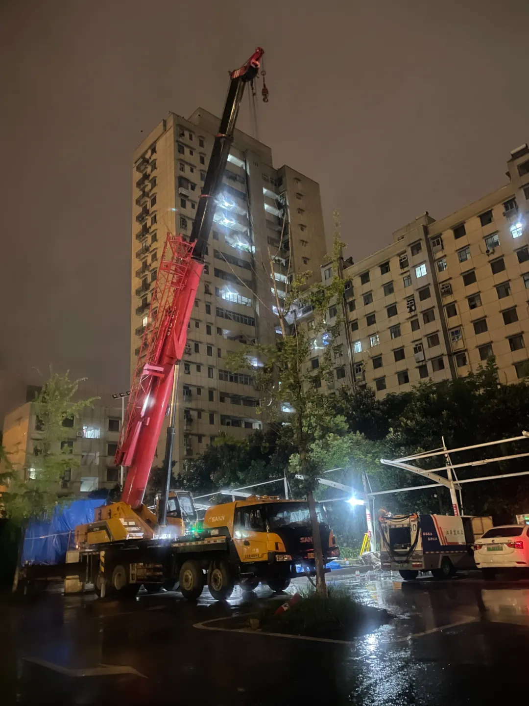 克服困難 搶抓時機 緊抓工程進度不放松