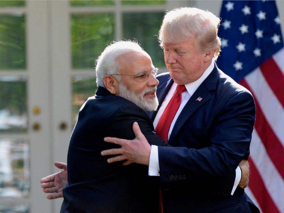 白宫焦头烂额之际！印度突然重拳出击，全面禁