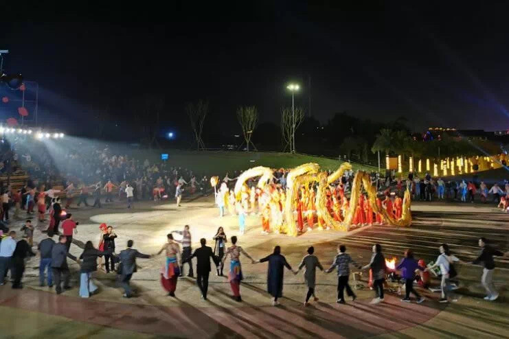 重庆十大文化符号：具有危险性的铜梁龙舞，却是难得的非遗文化