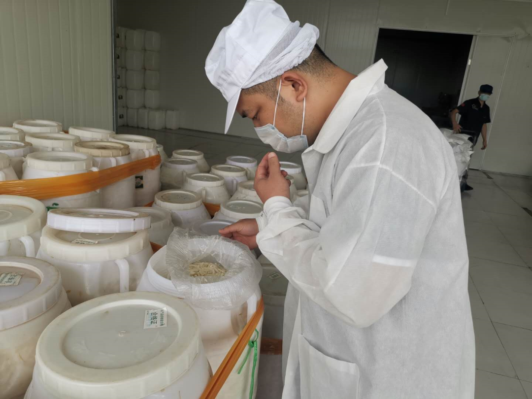 The annual sales of 3 billion yuan, the Li Ziqi brand snail noodles became popular behind the scenes, the new brand is rising in Chinese style
