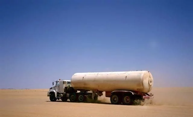 我国沙漠里储藏的石油，为什么不开采出来？