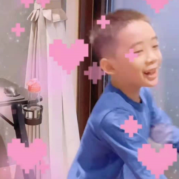 應采兒霸氣寵娃！ 花5萬配頂級電腦，Jasper手舞足蹈超開心