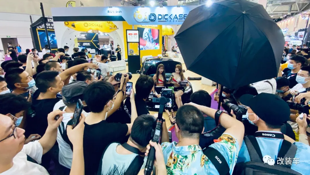 这辆特斯拉Model 3应该刹得住,提车之前刹车改件