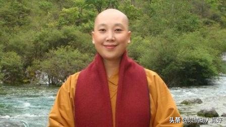 那个唱《好人一生平安》的李娜，剃度出家23年了，如今她过得怎样