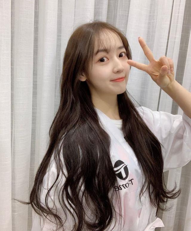 为什么“天使女孩”鹿依否认和吴亦凡交往？原因可能在吴亦凡身上