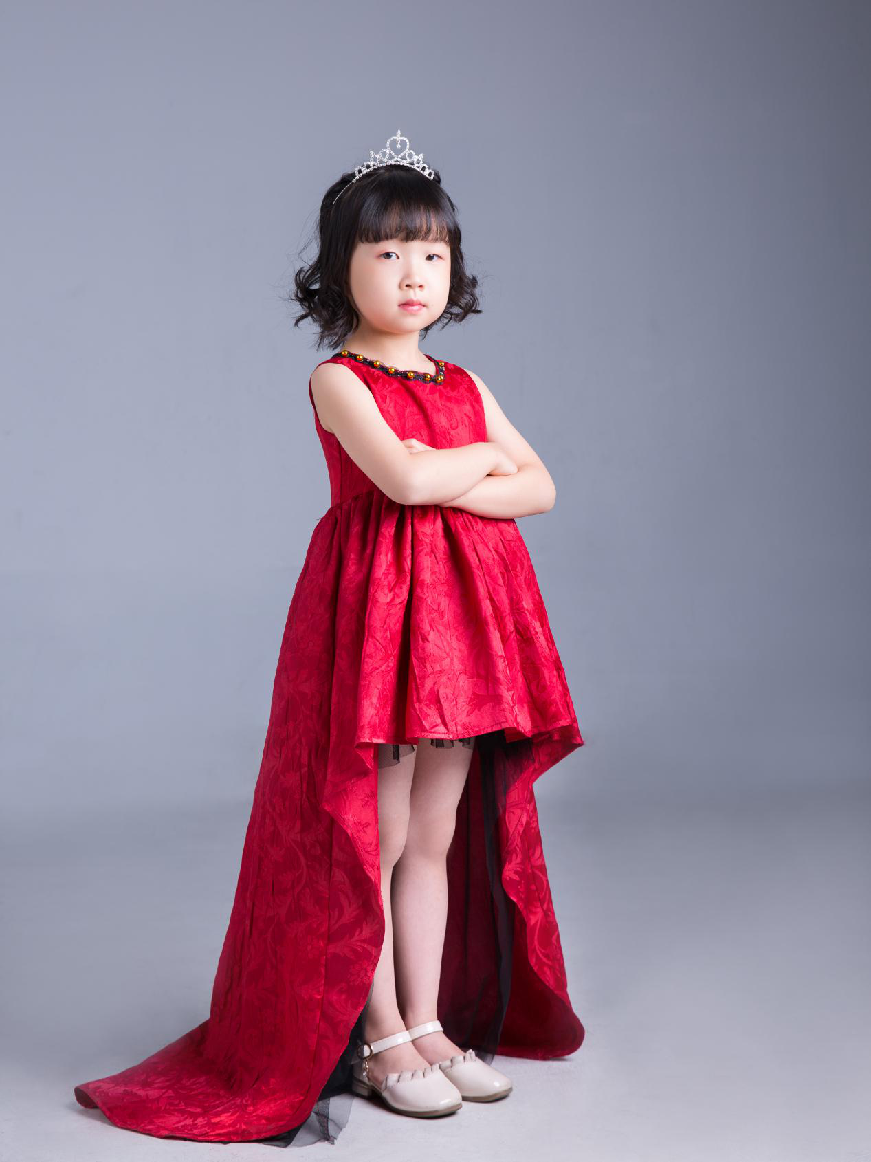 中国琦瑞德泽2020全球少儿超模大赛方伊冉荣获幼儿组人气季军