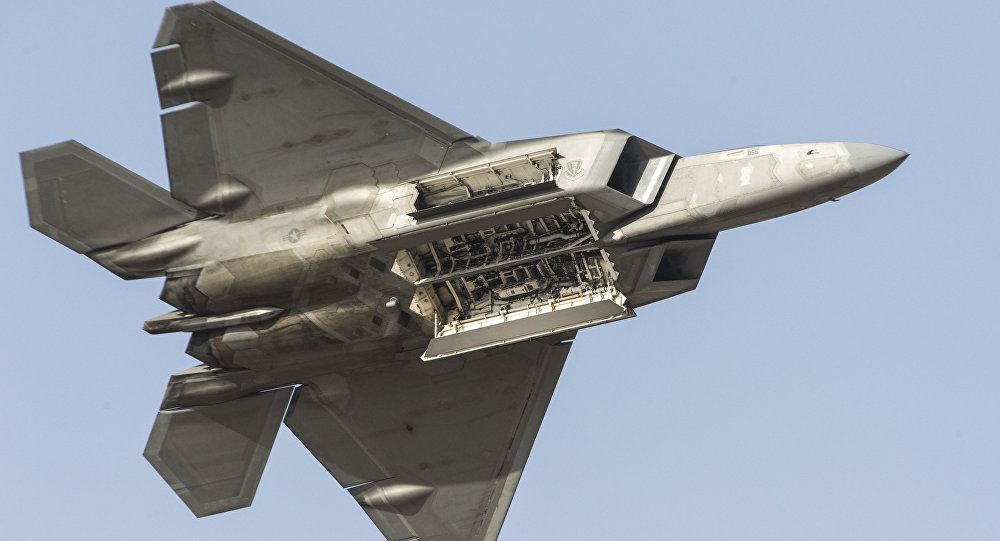 飞机是不是不行？美军也来摔机！一架F-22坠毁，