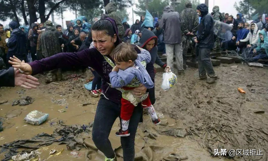 15架美军战机投掷燃烧弹，2000名平民失去家园，俄方记者险被灭口