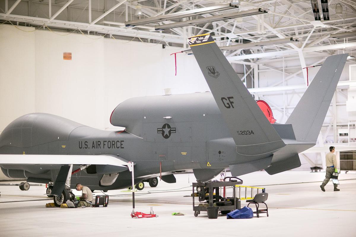 美国骚乱向军营蔓延！枪手向美军基地开火，激