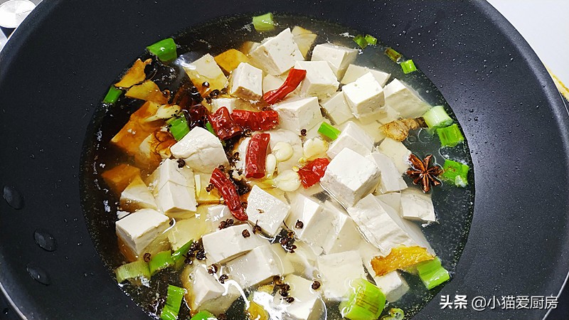 图片[9]-1棵大白菜和1块豆腐 教你白菜炖豆腐好吃的做法 营养解馋-起舞食谱网