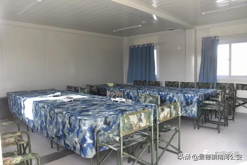 一应俱全！“移动营房”现身大漠中央