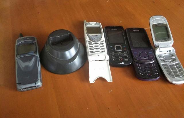 左手搭着马云，右手搭着马化腾，这个大胡子，