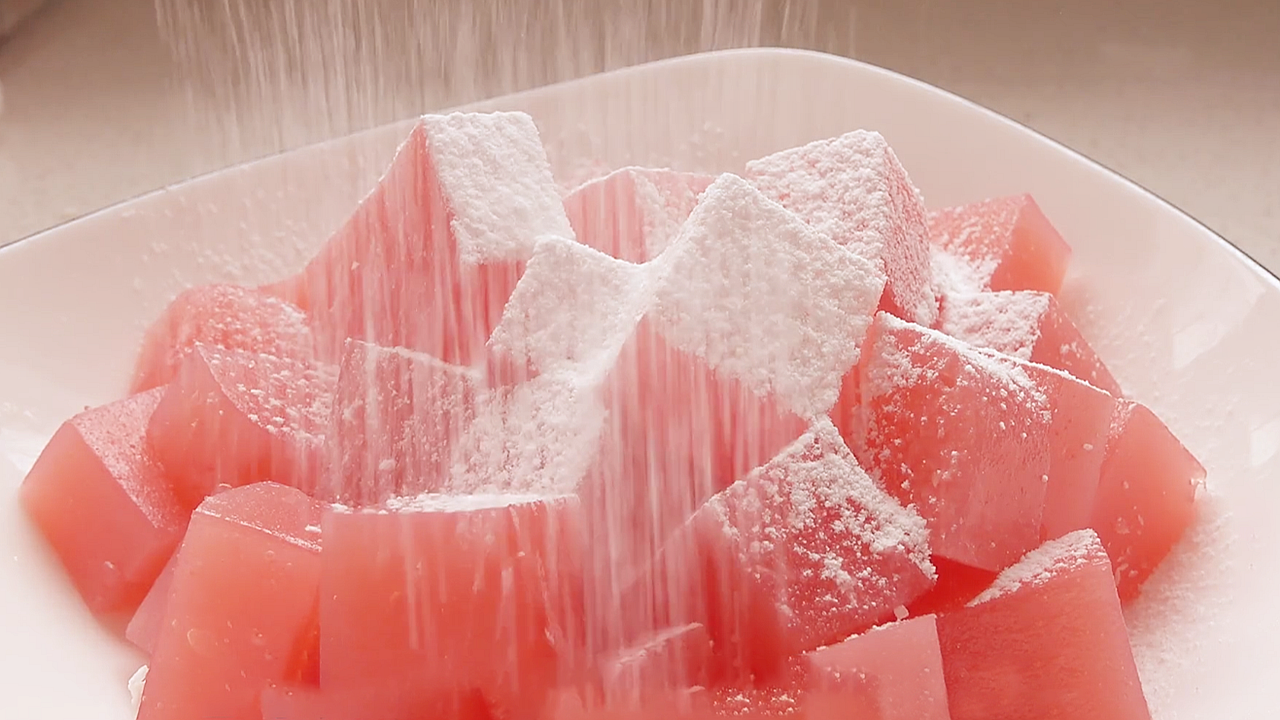 2個西紅柿，一碗澱粉，鍋裡攪一攪，酸甜爽滑，越吃越想吃