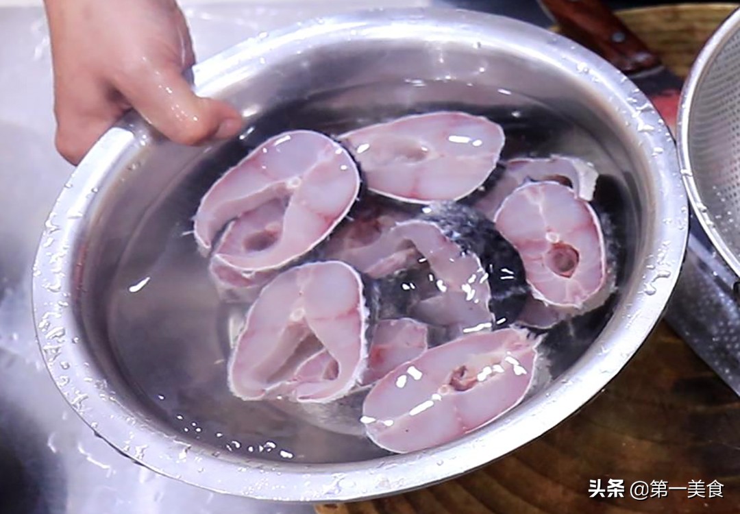 图片[3]-【榨菜鱼块】做法步骤图 鱼块鲜嫩 汤汁浓白-起舞食谱网