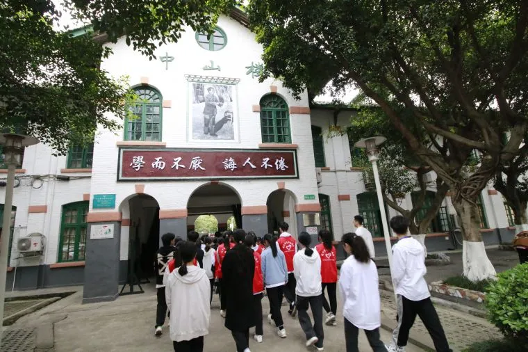 遂宁市职校:追寻校园红色记忆 传承革命红色基因
