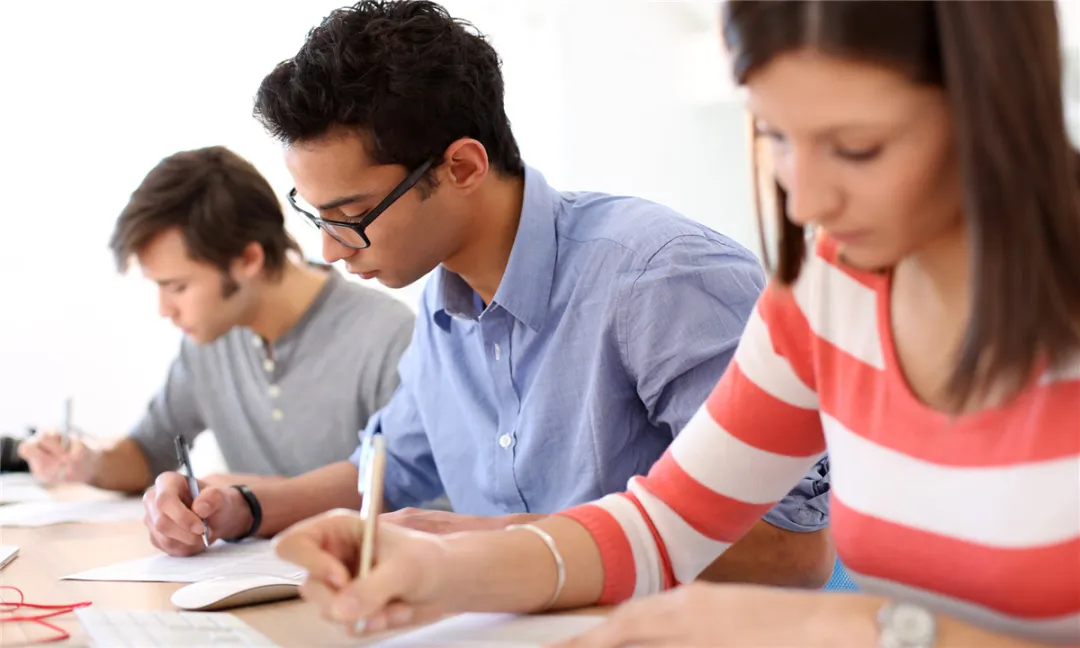 互联网大佬，当年上了什么大学？