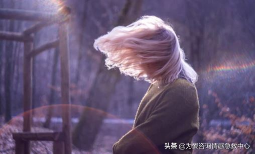 分手后的梦境迷雾，探索我和男朋友分手后，却梦见他与别的女孩谈笑风生的心理解析