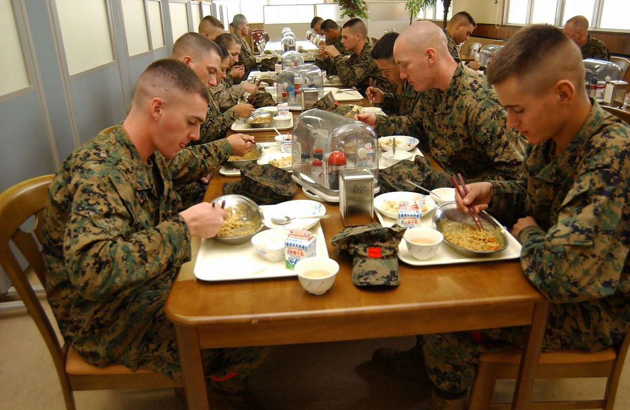 军队伙食比较：美军伙食像五星饭店，中国荤素搭配，印度呢？