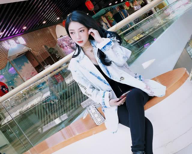 郭美美在家素颜跳舞，肤白貌美律动感很强，够格参加女团选秀