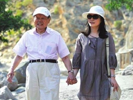 杨振宁原配杜聿明长女，看到照片，才明白因何