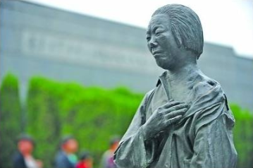 南京大屠杀11岁幸存者，家人全被杀害，一生都在为揭露真相而奔走