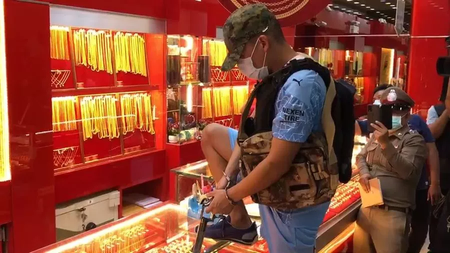 泰國發生軍人持槍搶劫金店案