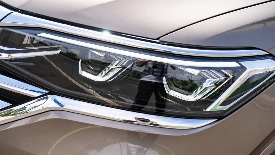 上汽大众进军“航空界”，造了一台「头等舱」