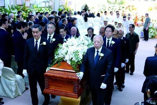 香港藝人葬禮扶靈：吳孟達無扶靈，翁美玲淚目，陳百強感人