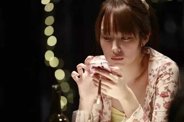 大爷和援交女的不伦之恋，究竟是走心还是走肾？
