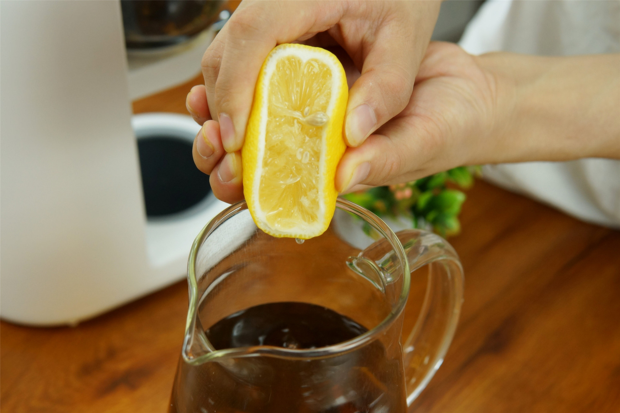 自制冰红茶和冰糖雪梨，几块钱成本，煮一锅放