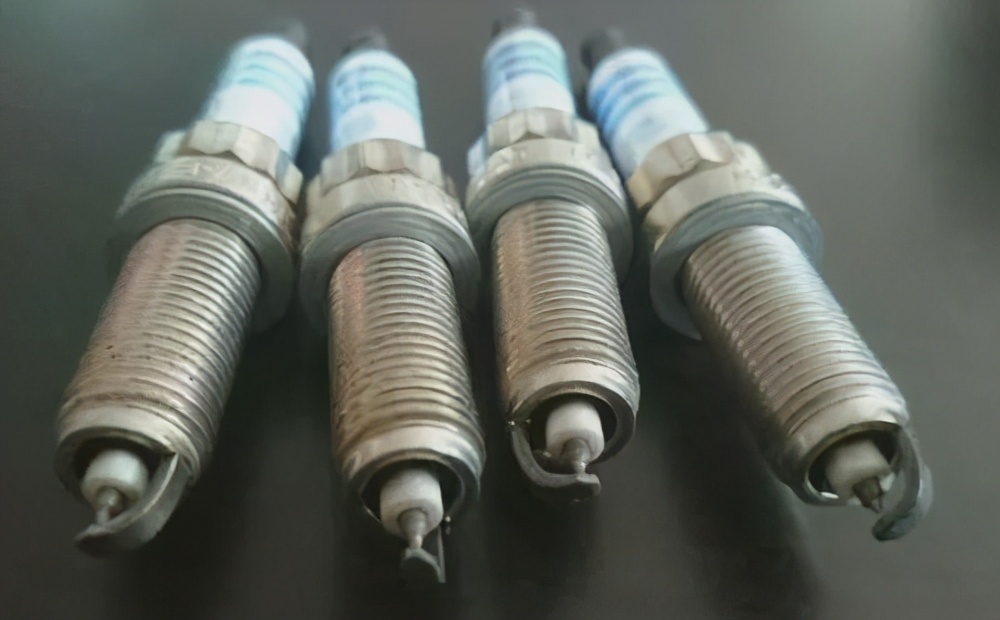 出现这3种异常，记得换火花塞，别拖到最后搞坏了发动机