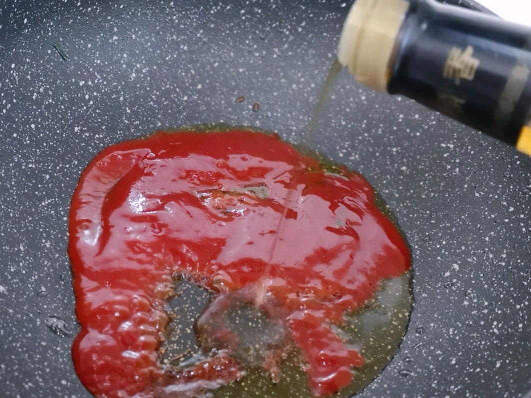 酸酸甜甜的口感再配上一碗米饭，孩子天天吵着要吃，下饭必备