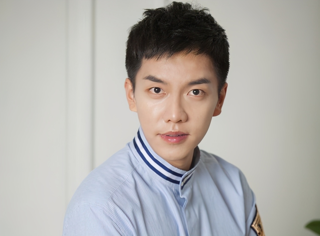 出道即巅峰的李胜基参加节目时表示当年的我并不幸福