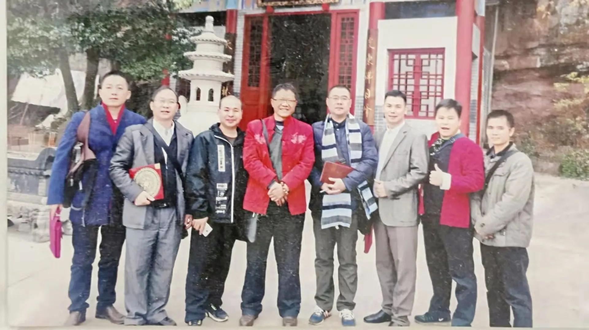 新加坡华人卓林波在中国开拓窗帘装饰艺术舞台