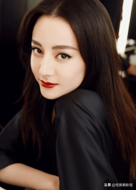 杨幂公司的5大美女员工，黄梦莹第3，迪丽热巴第