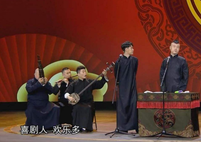 24岁从15米高台坠落，死里逃生的张云雷，为何如