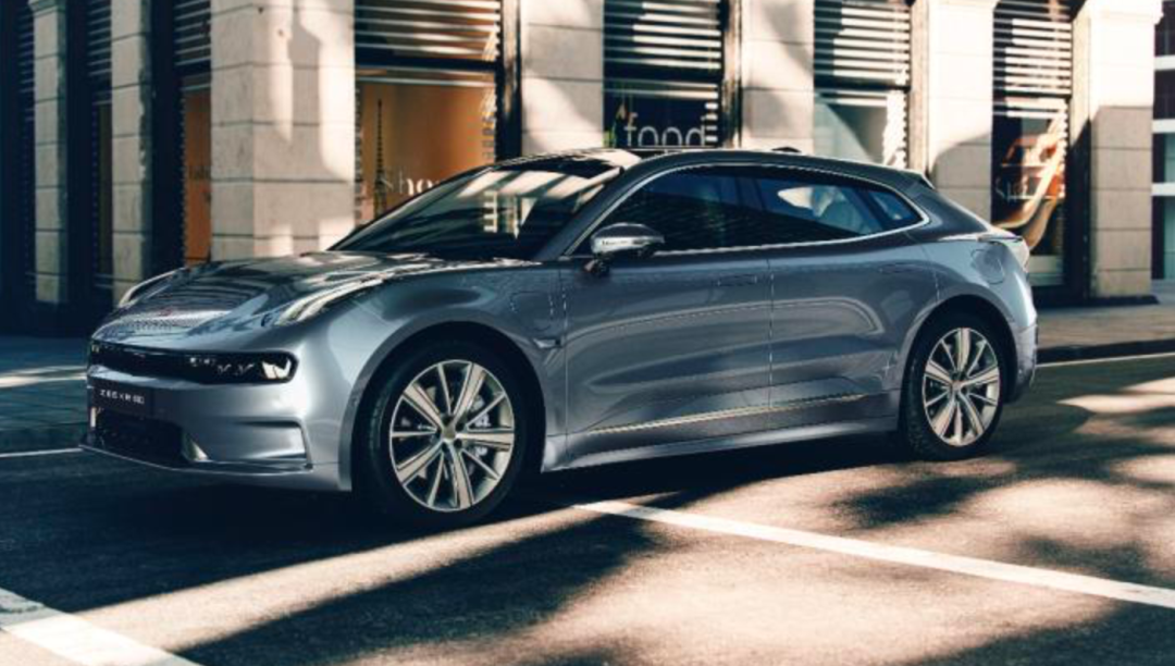 2秒内破百的红旗超跑即将发售；全新奇骏预告图发布