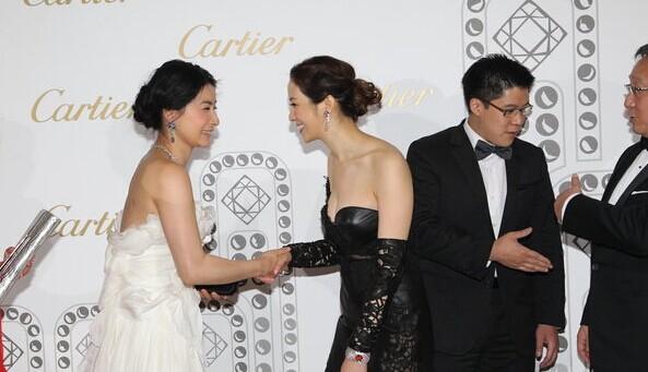 她们同是豪门媳妇，一个被说生子机器，一位却