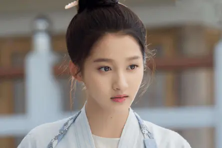 浙江卫视又被推到风口浪尖, 主持人惹怒关晓彤