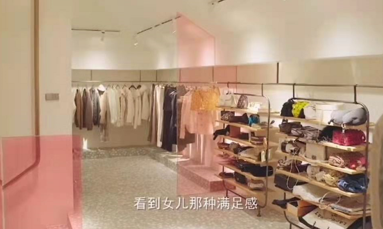 陈赫4岁女儿正脸罕曝光，脸蛋肉乎小眼睛像爸，