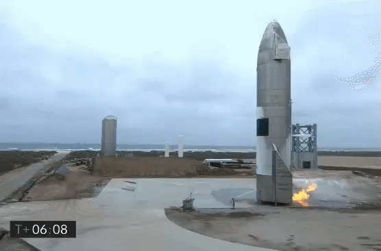 首次成功着陆：SpaceX星舰试飞实现突破