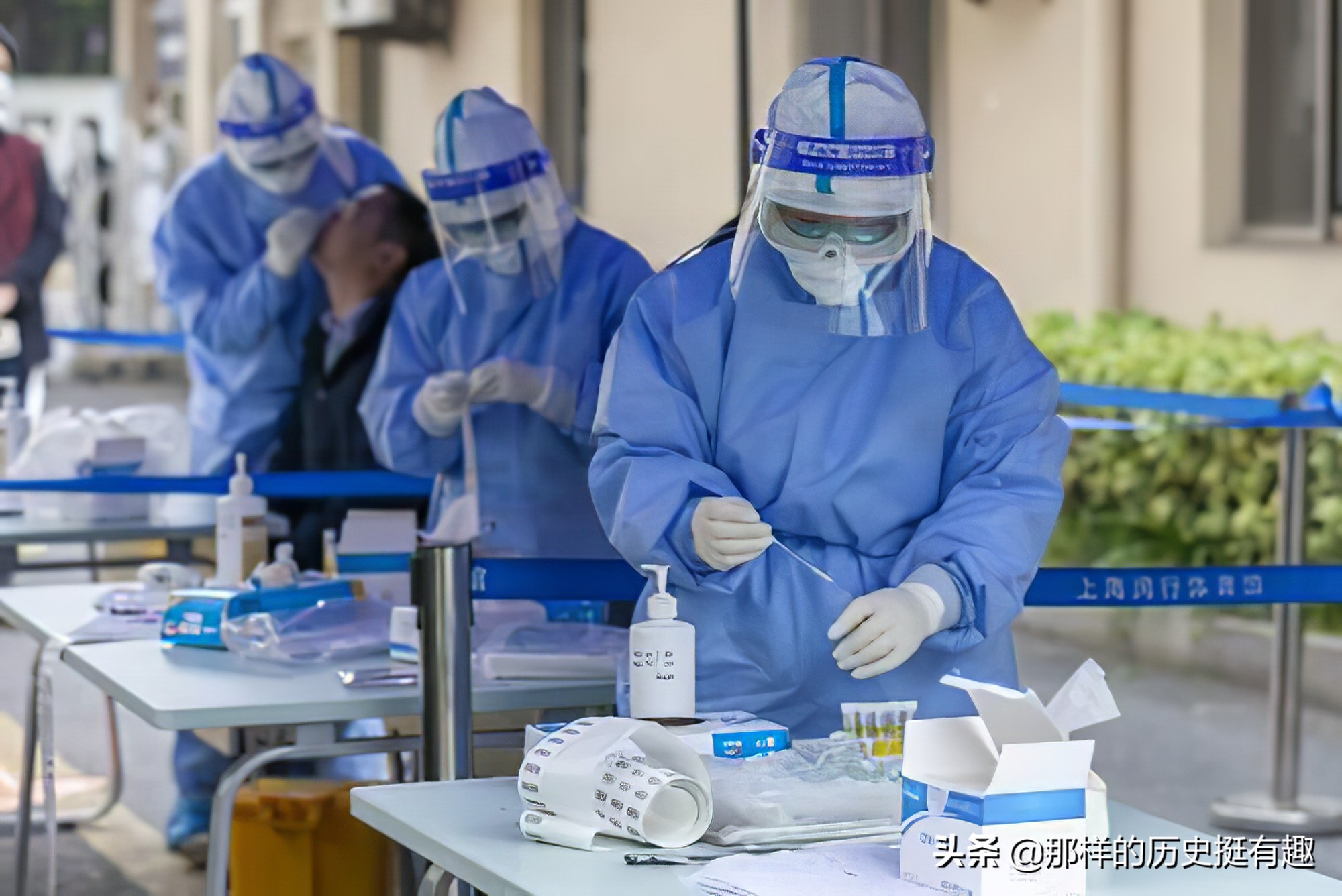 美国斥1.34万亿美元购买我国商品，转移财政危机，我国会中招吗？