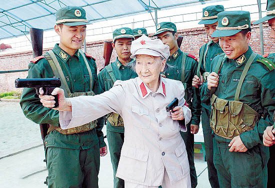 女红军被俘与丈夫失联，45年后在北京再次重逢，