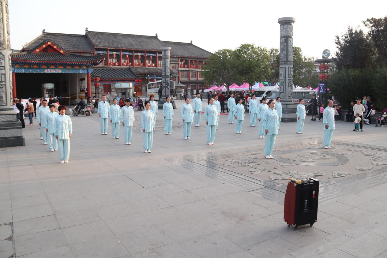 内乡县中医药文化夜，火了