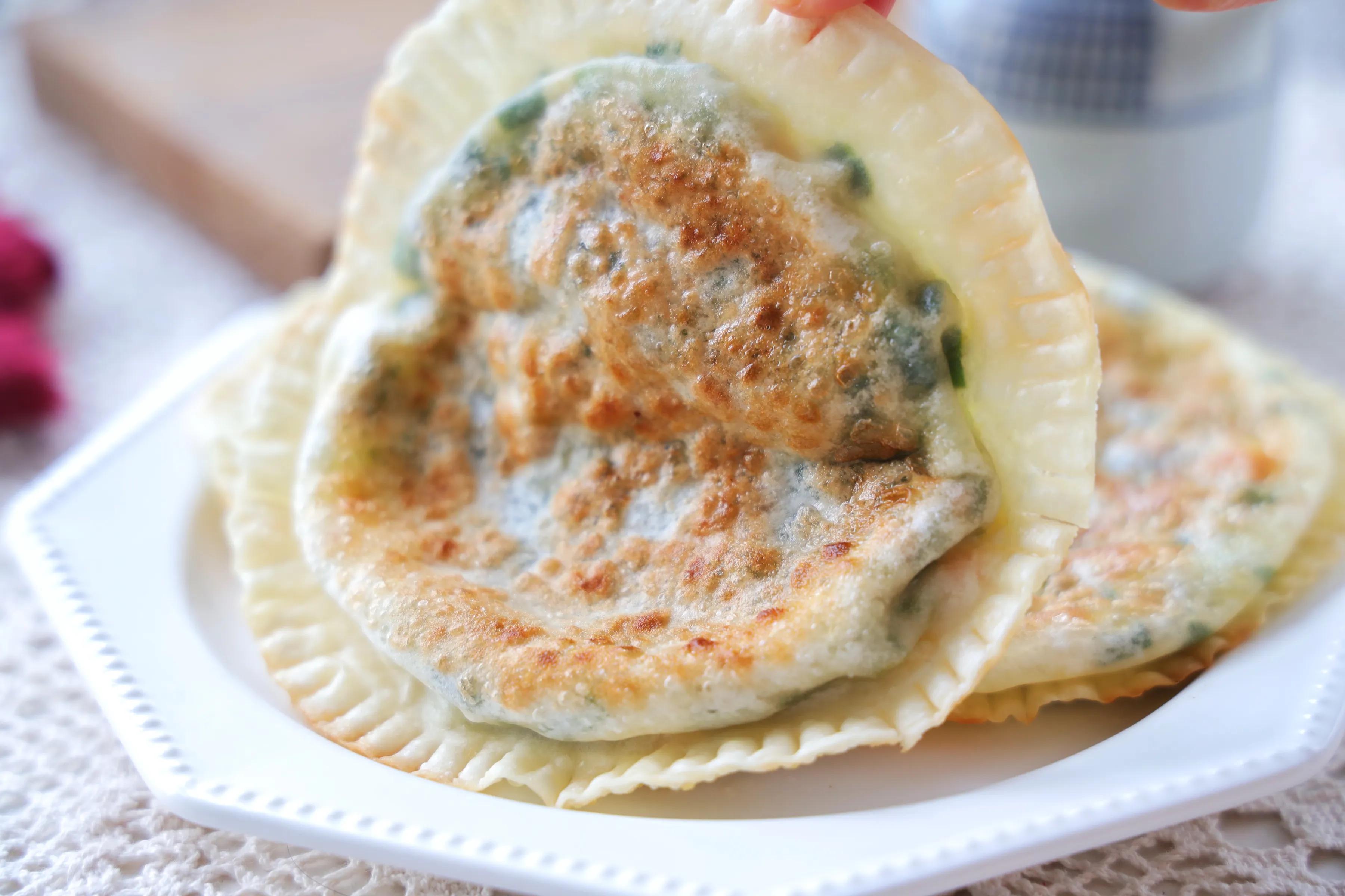 韭菜盒子新做法，不和麵不揉麵，皮薄餡大，特別適合新手和懶人！