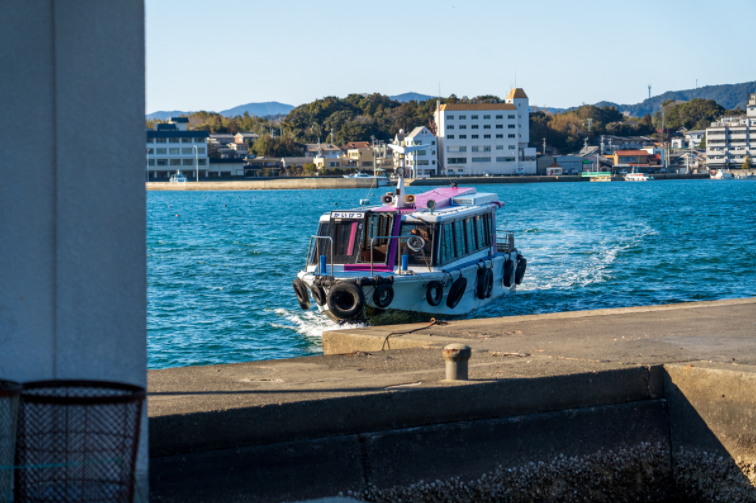 日本恶魔卖Y岛，色情产业延续数百年，警察居民都在拉皮条