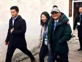 排队、疯抢：均价上万的“加拿大鹅”，凭什么收割中国人的钱包？